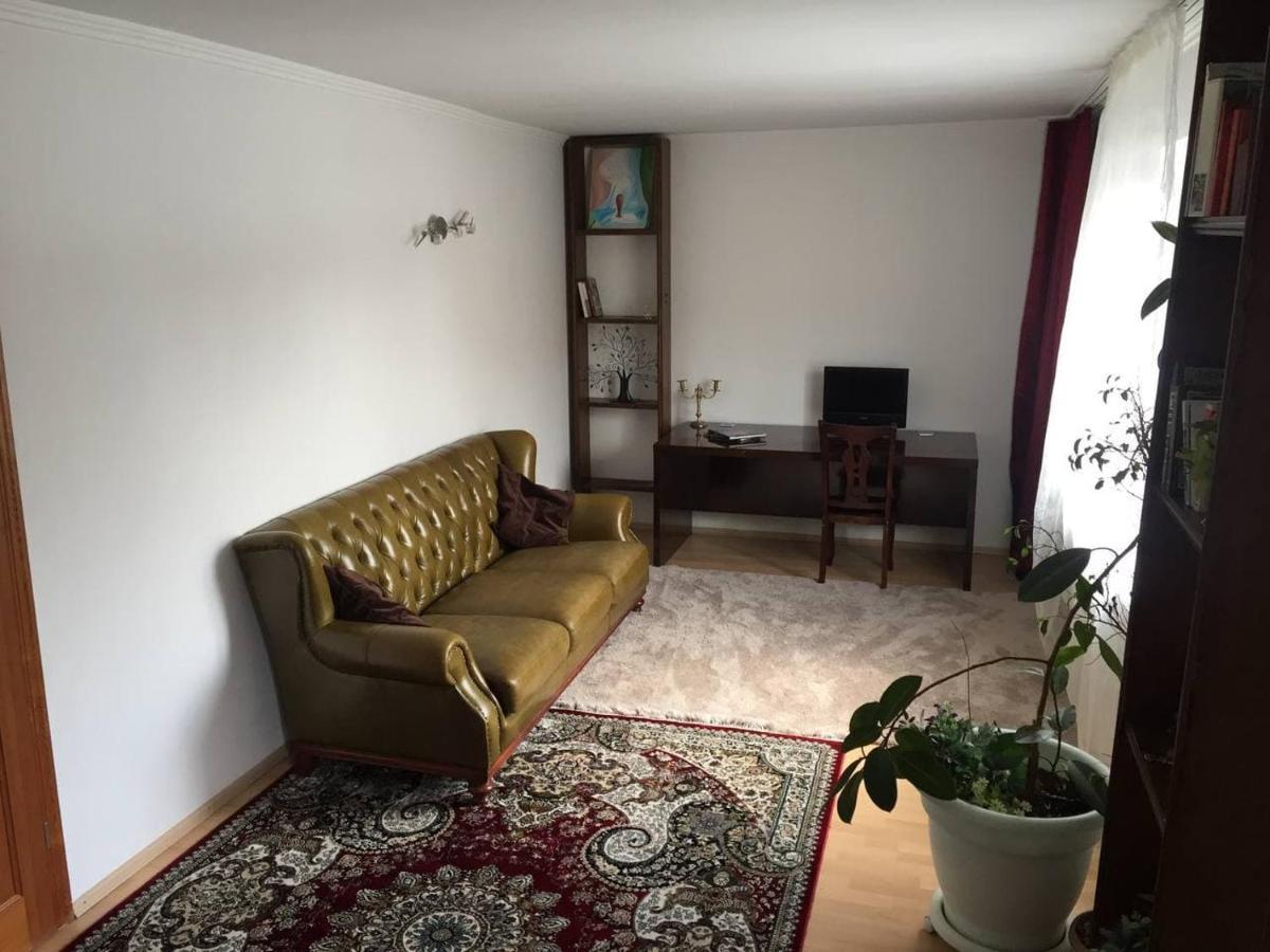 Guest House On Maksimova 9 Almatı Dış mekan fotoğraf