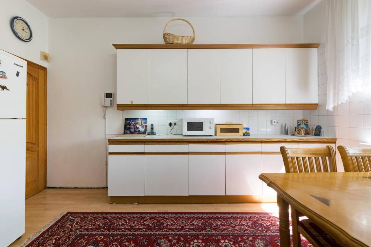 Guest House On Maksimova 9 Almatı Dış mekan fotoğraf