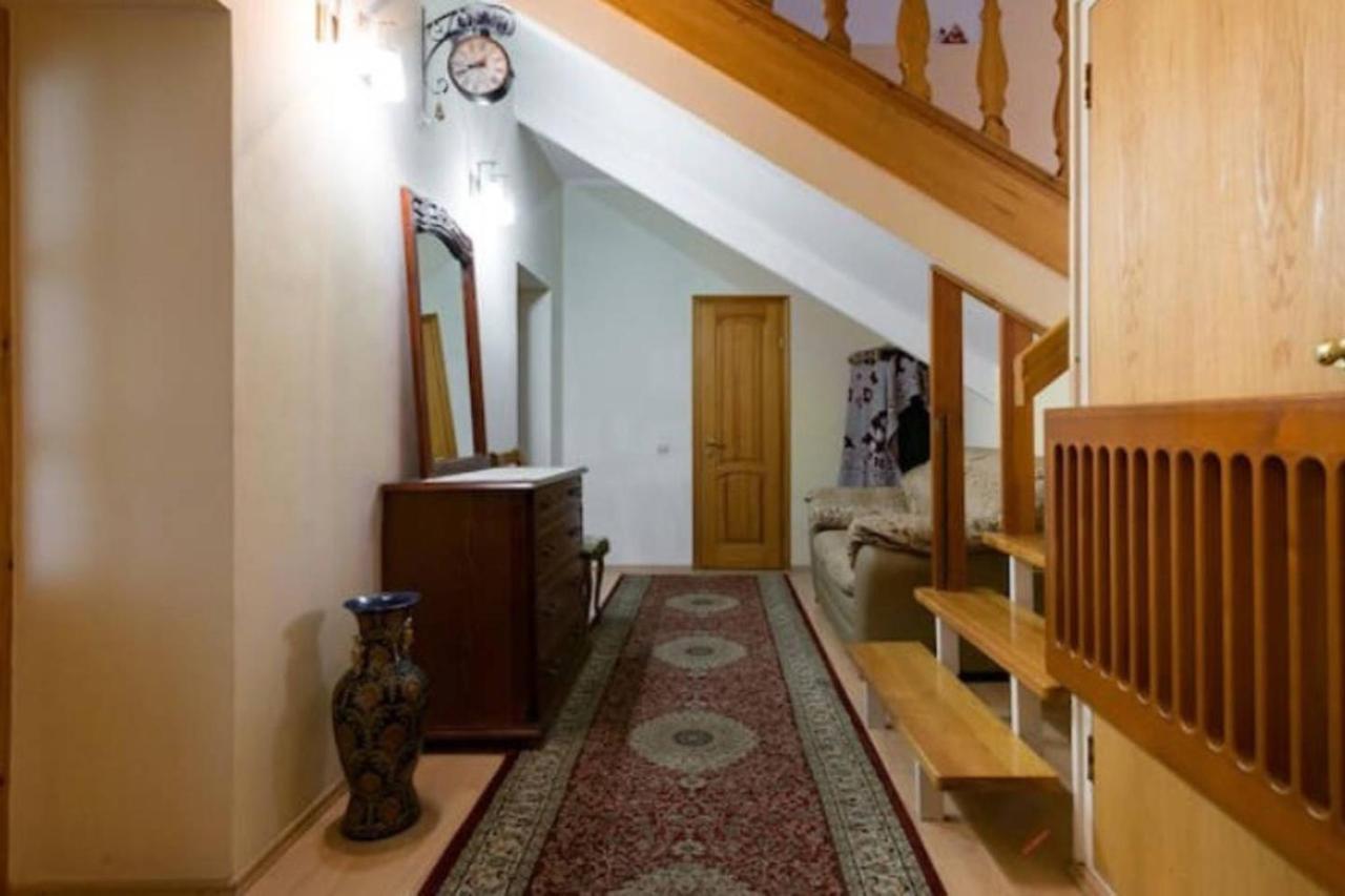 Guest House On Maksimova 9 Almatı Dış mekan fotoğraf