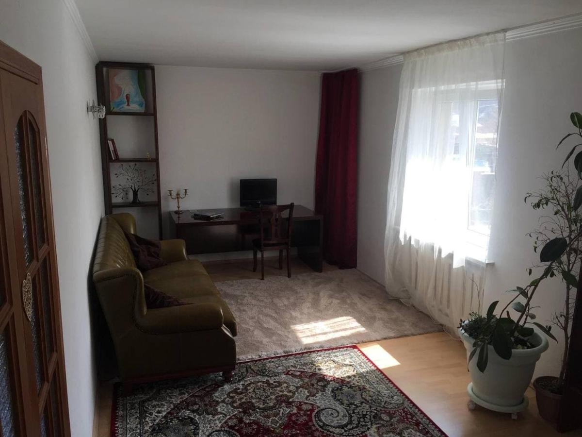 Guest House On Maksimova 9 Almatı Dış mekan fotoğraf